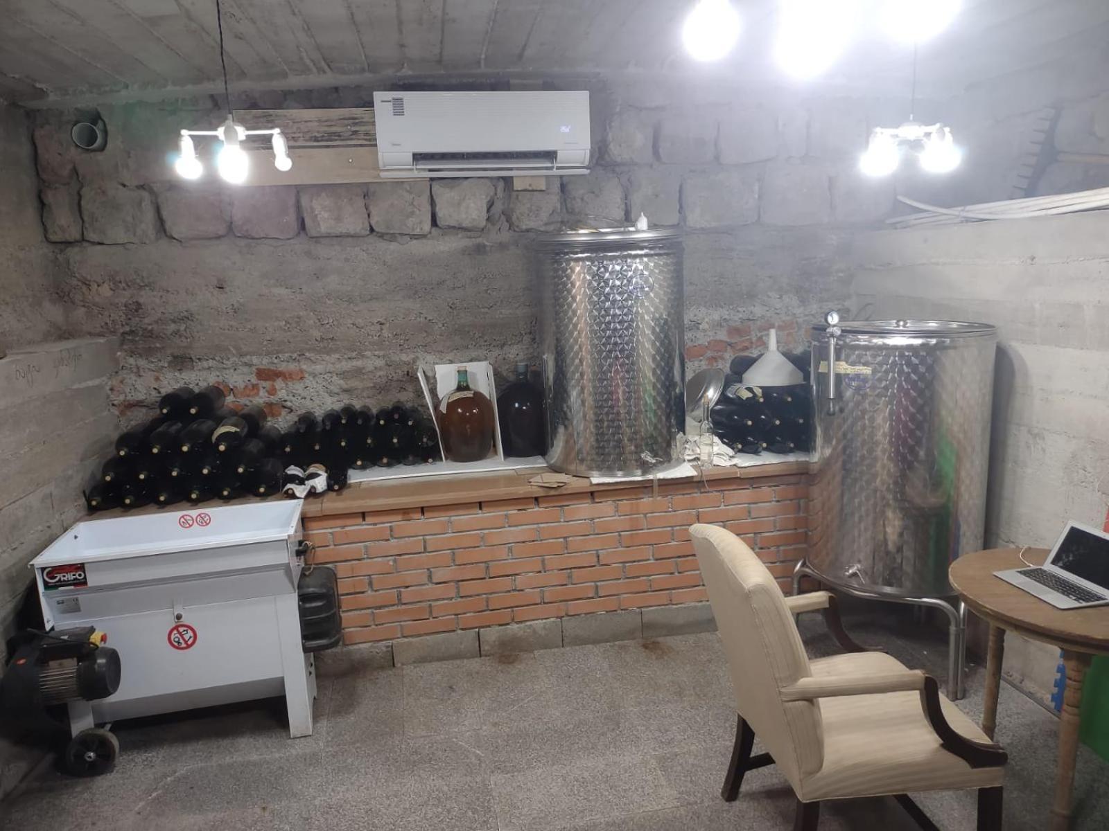 Bookwine Tasting In Tbilisi Тбилиси Екстериор снимка